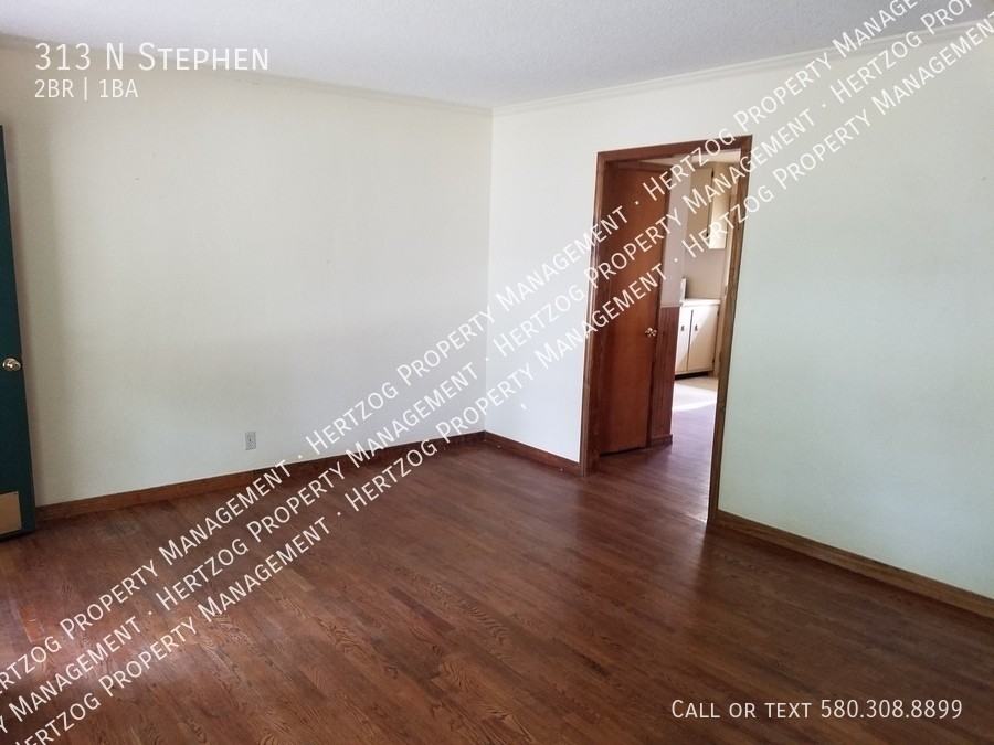 313 N Stephens St - Photo 3 of 21