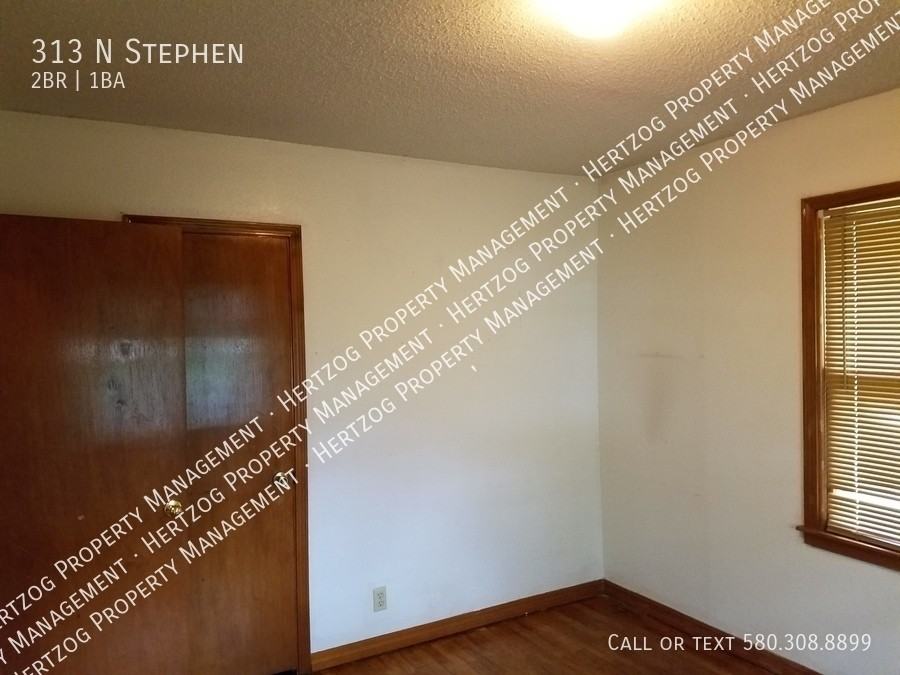 313 N Stephens St - Photo 4 of 21