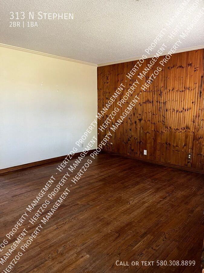 313 N Stephens St - Photo 5 of 21