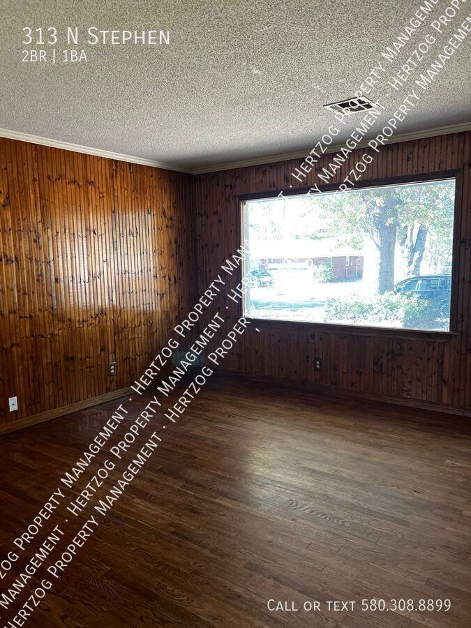 313 N Stephens St - Photo 6 of 21
