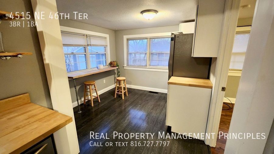 4515 Ne 46th Ter - Photo 7 of 24