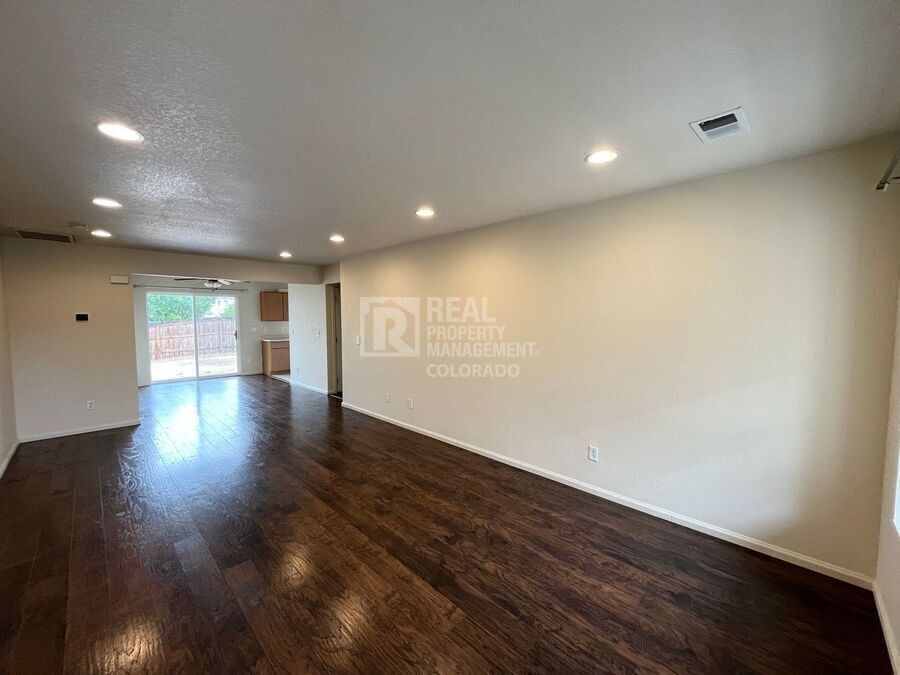 15605 E 51st Pl - Photo 2 of 13