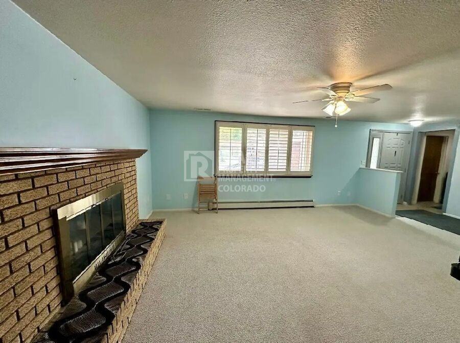 2628 Glendevey Dr - Photo 3 of 23
