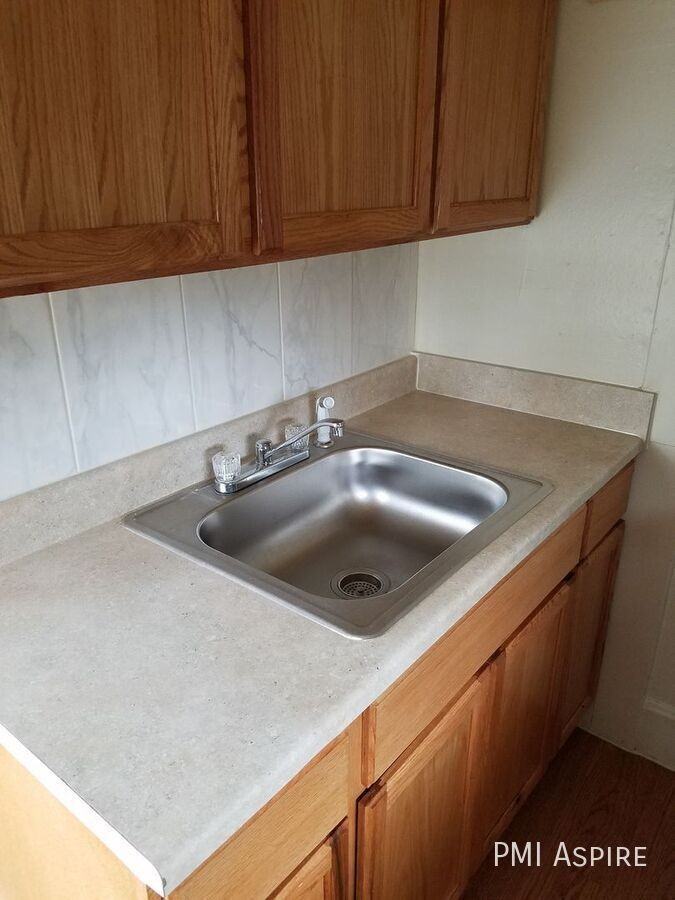 603 Emery St #4 - Photo 2 of 4