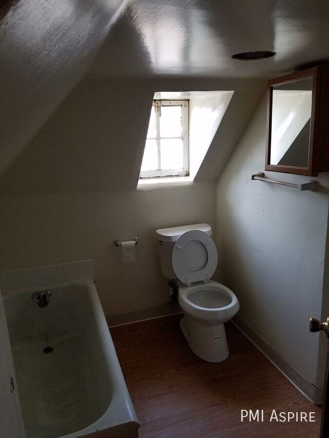 603 Emery St #4 - Photo 4 of 4