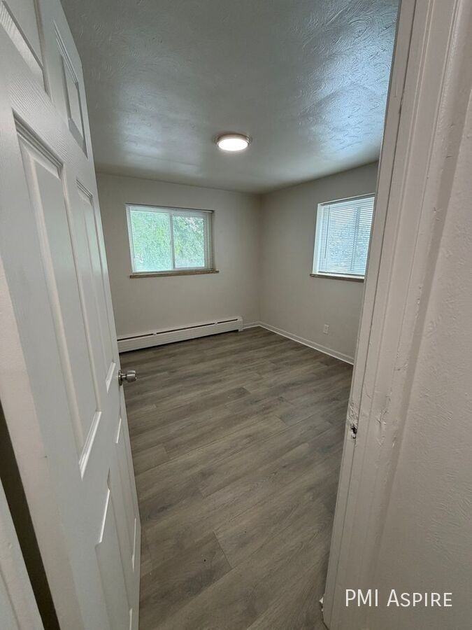1732 W Mosier Pl #11 - Photo 2 of 4