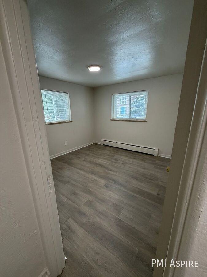 1732 W Mosier Pl #11 - Photo 3 of 4