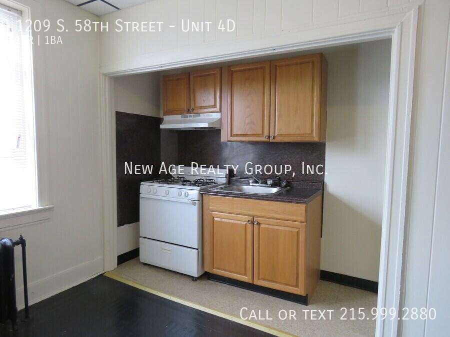 1209 S 58th St #4D - Photo 2 of 5