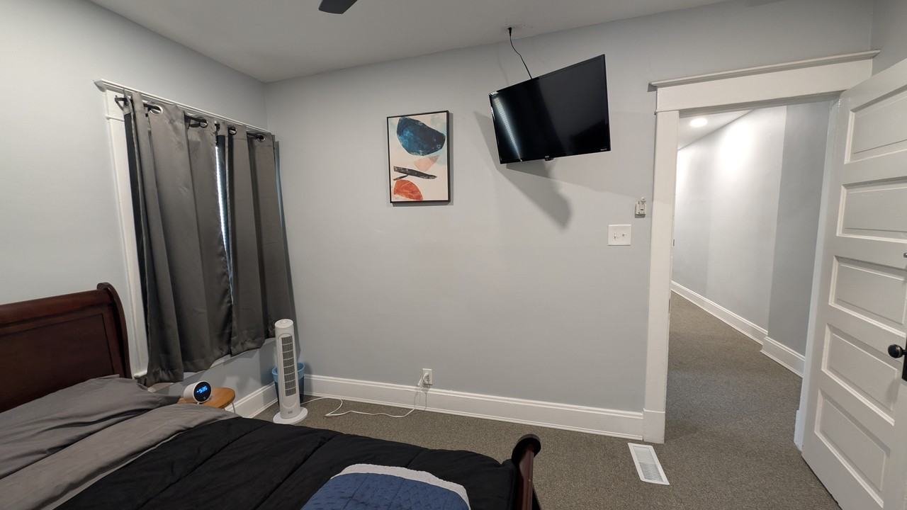 3544 N College Ave - Photo 2 of 4