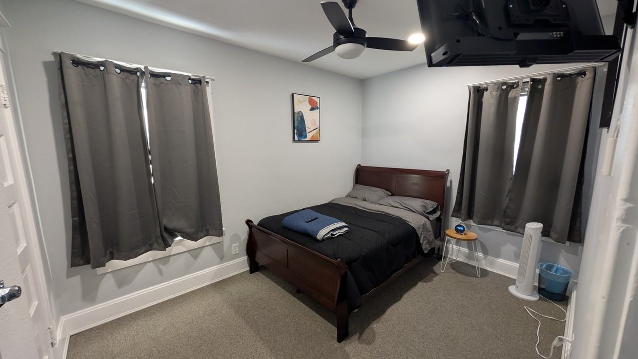 3544 N College Ave - Photo 3 of 4
