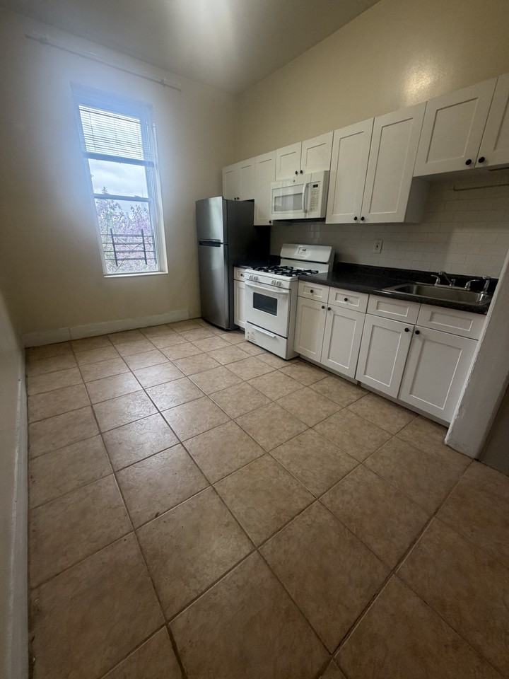 266 Palisade Ave #1F