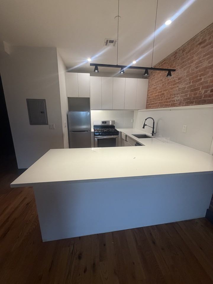 568 Communipaw Ave #303