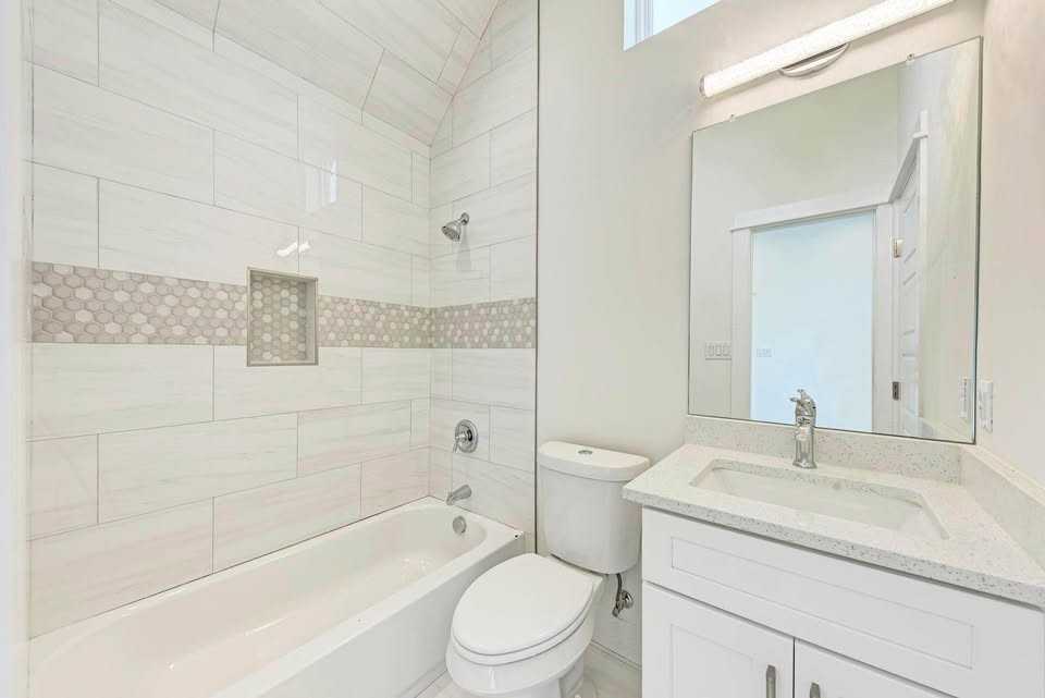 502 Tillery St #2 - Photo 5 of 19
