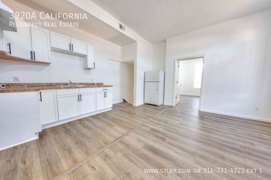 3920A California Ave - Photo 3 of 11