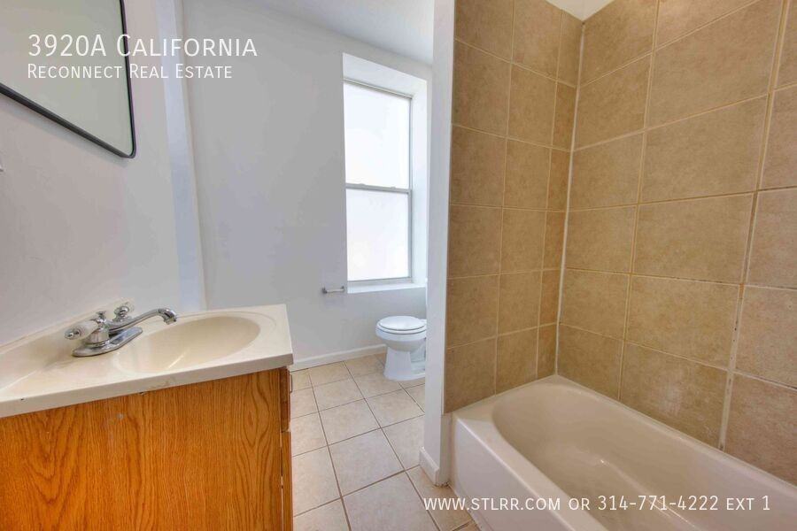 3920A California Ave - Photo 4 of 11