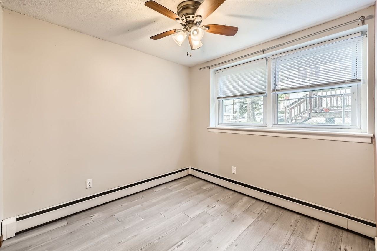808 13th Ave Se #3 - Photo 4 of 6