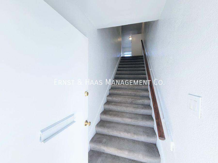 546 Lime Ave - Photo 3 of 26