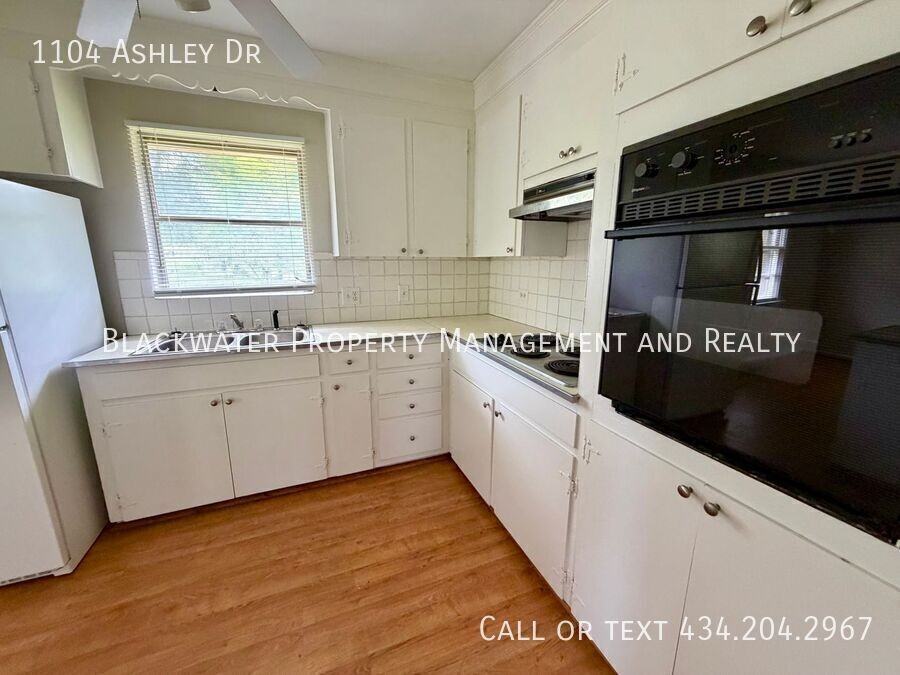 1104 Ashley Dr - Photo 4 of 14