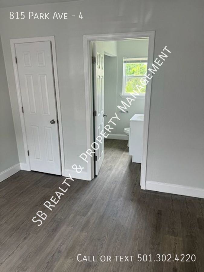 815 Park Ave #4 - Photo 5 of 10