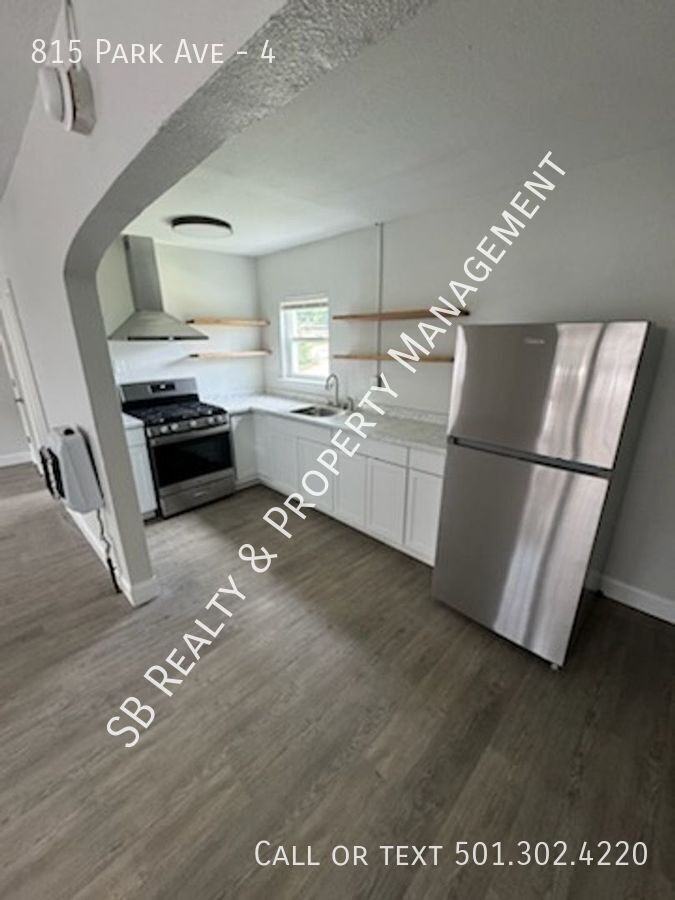 815 Park Ave #4 - Photo 7 of 10