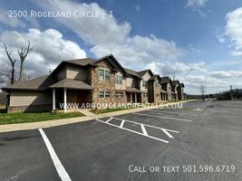 featured image of 2500 Ridgeland Cir #1