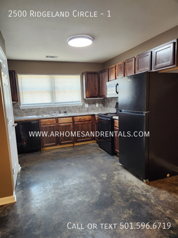 2500 Ridgeland Cir #1 - Photo 4 of 20