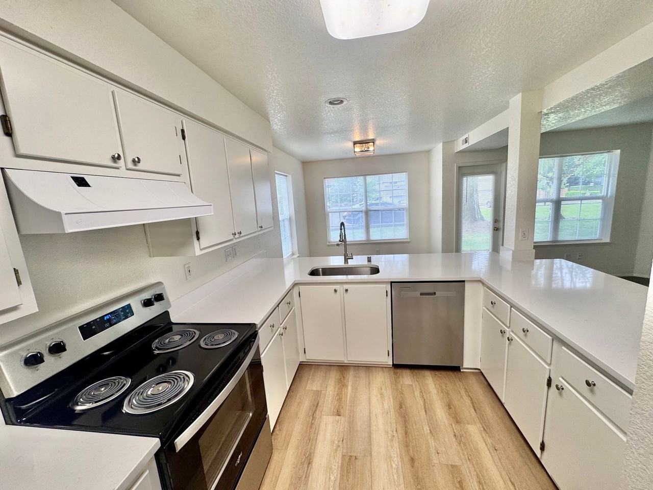 4701 Ne 77th Ave #D16 - Photo 3 of 37
