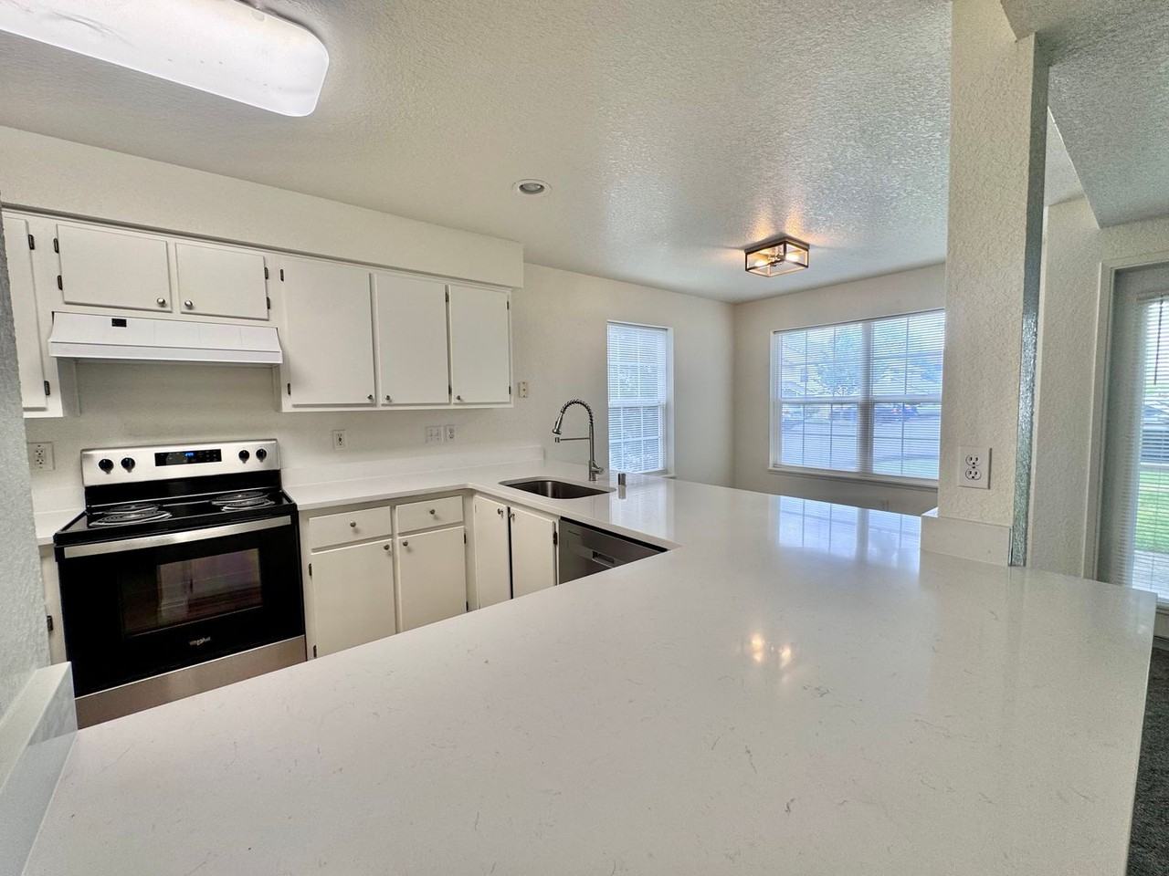4701 Ne 77th Ave #D16 - Photo 7 of 37