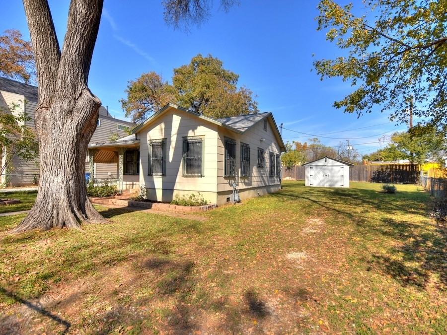 2710 Willow St - Photo 4 of 29