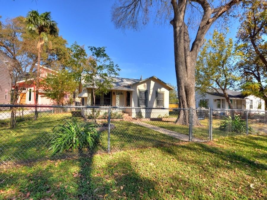 2710 Willow St - Photo 5 of 29