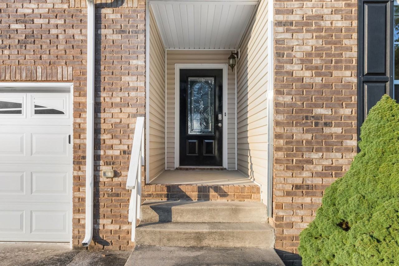 1389 Bruceton Dr - Photo 4 of 35