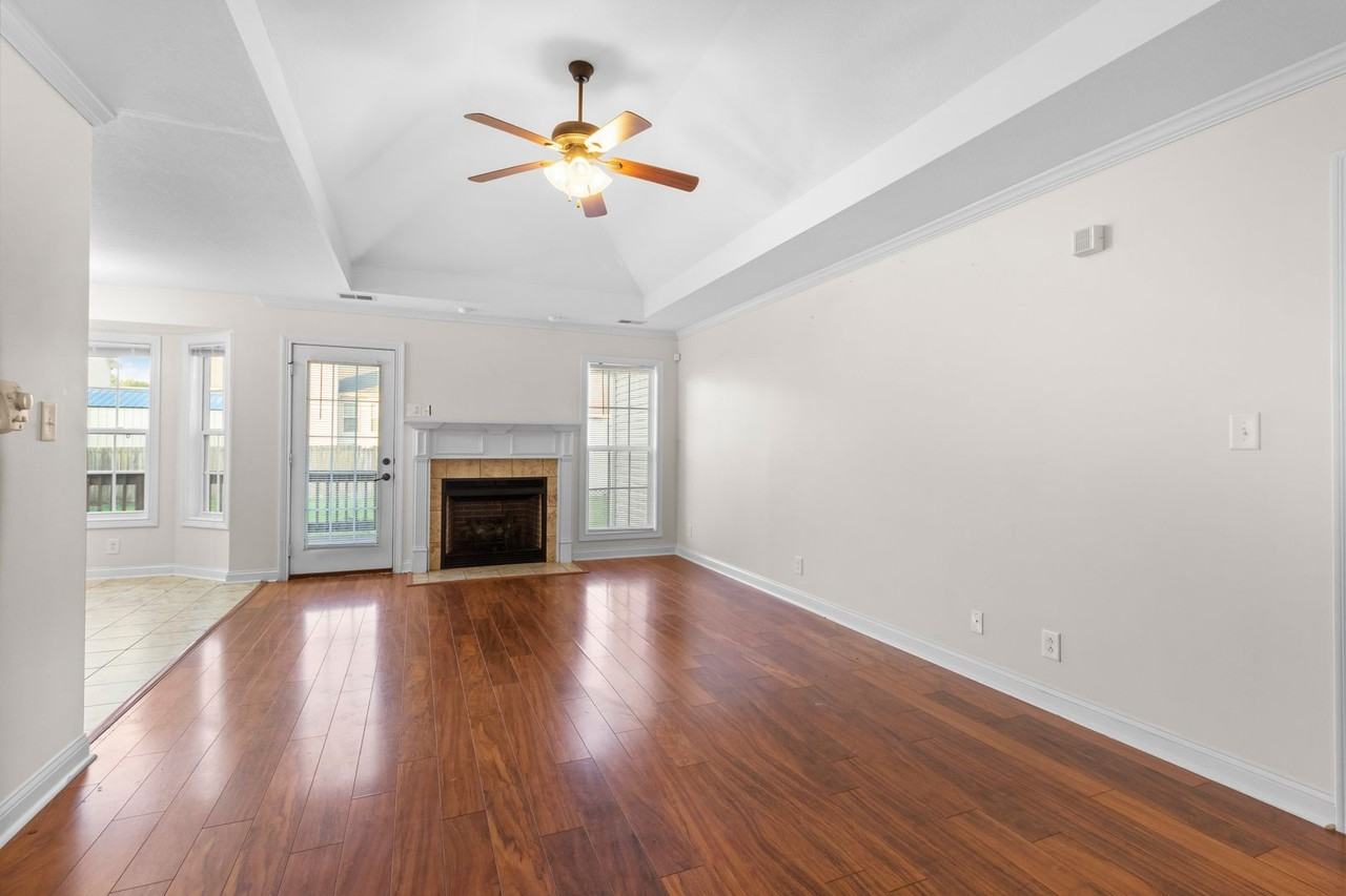 1389 Bruceton Dr - Photo 6 of 35