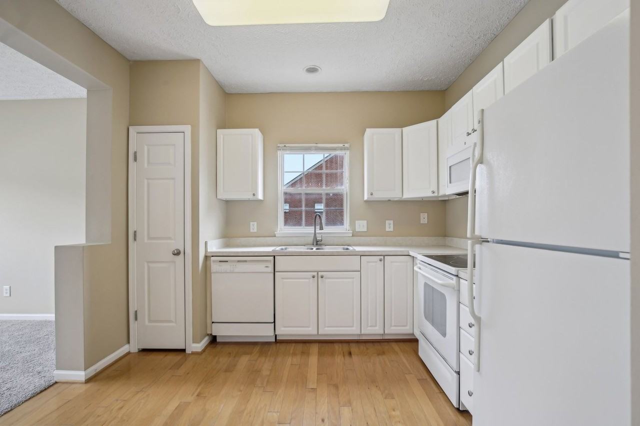 7841 Heaton Way - Photo 7 of 39
