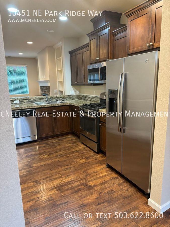 10451 Ne Park Ridge Way - Photo 3 of 17