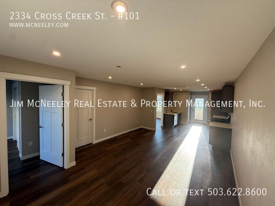 CROSS CREEK & #101 - Photo 3 of 11