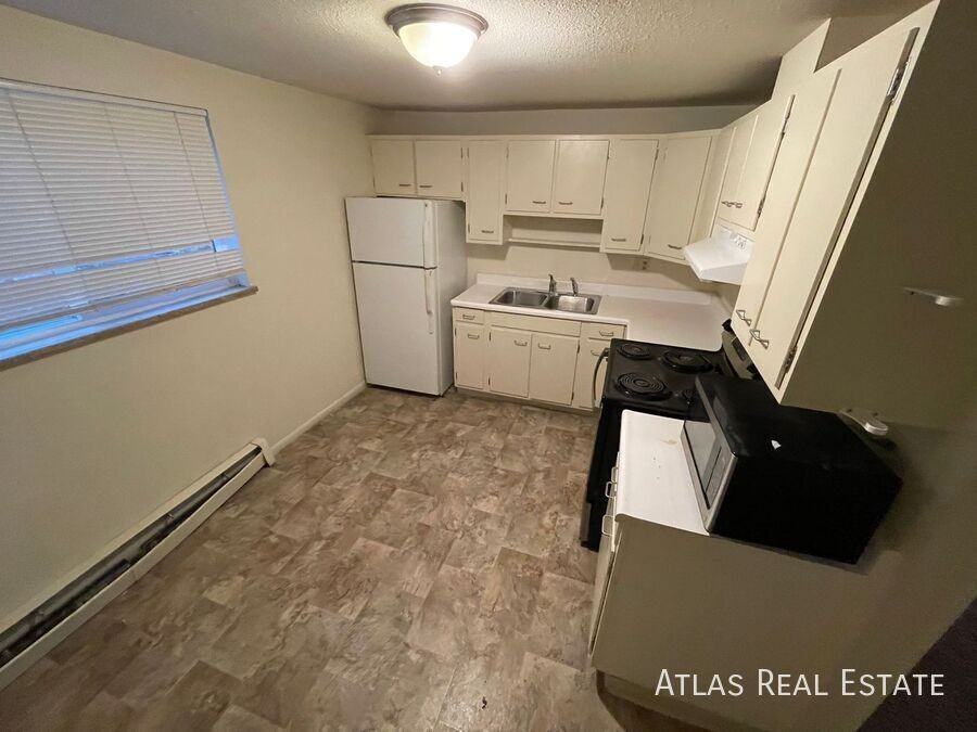 3730 Owens St #D - Photo 2 of 13