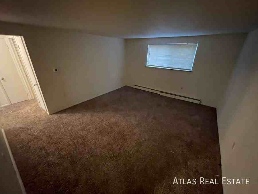 3730 Owens St #D - Photo 4 of 13