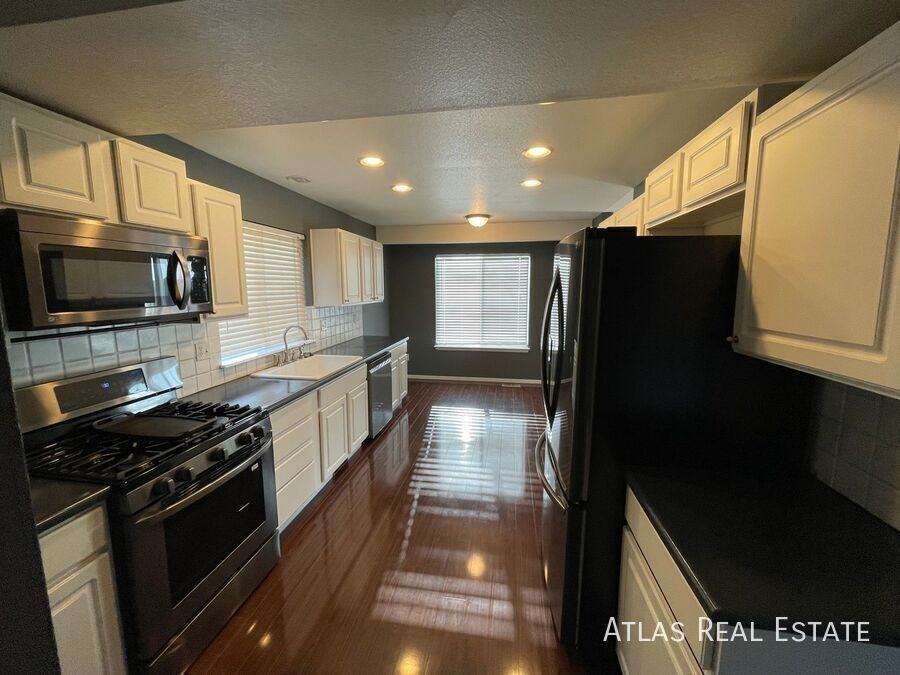 4707 Laramie Sky Dr - Photo 4 of 21