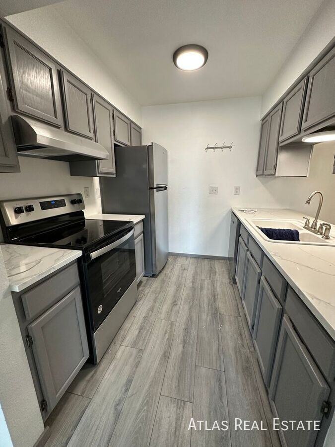519 Wright St #305