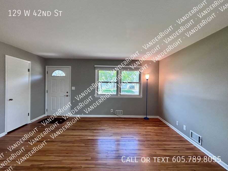 129 W 42nd St - Photo 2 of 24