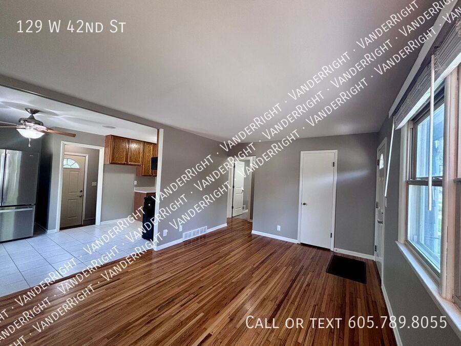 129 W 42nd St - Photo 3 of 24