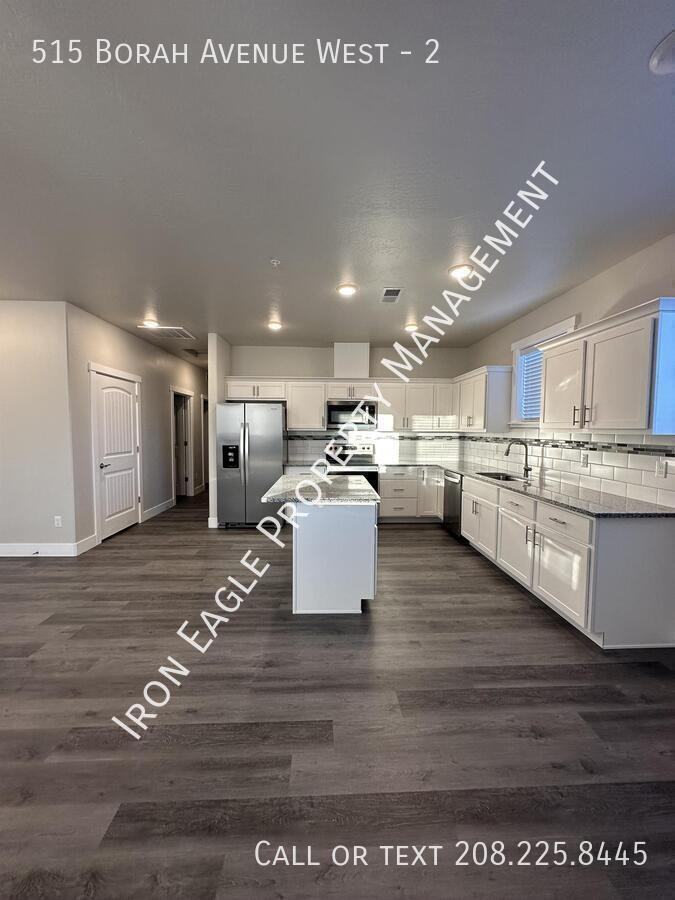 515 Borah Ave W - Photo 4 of 19