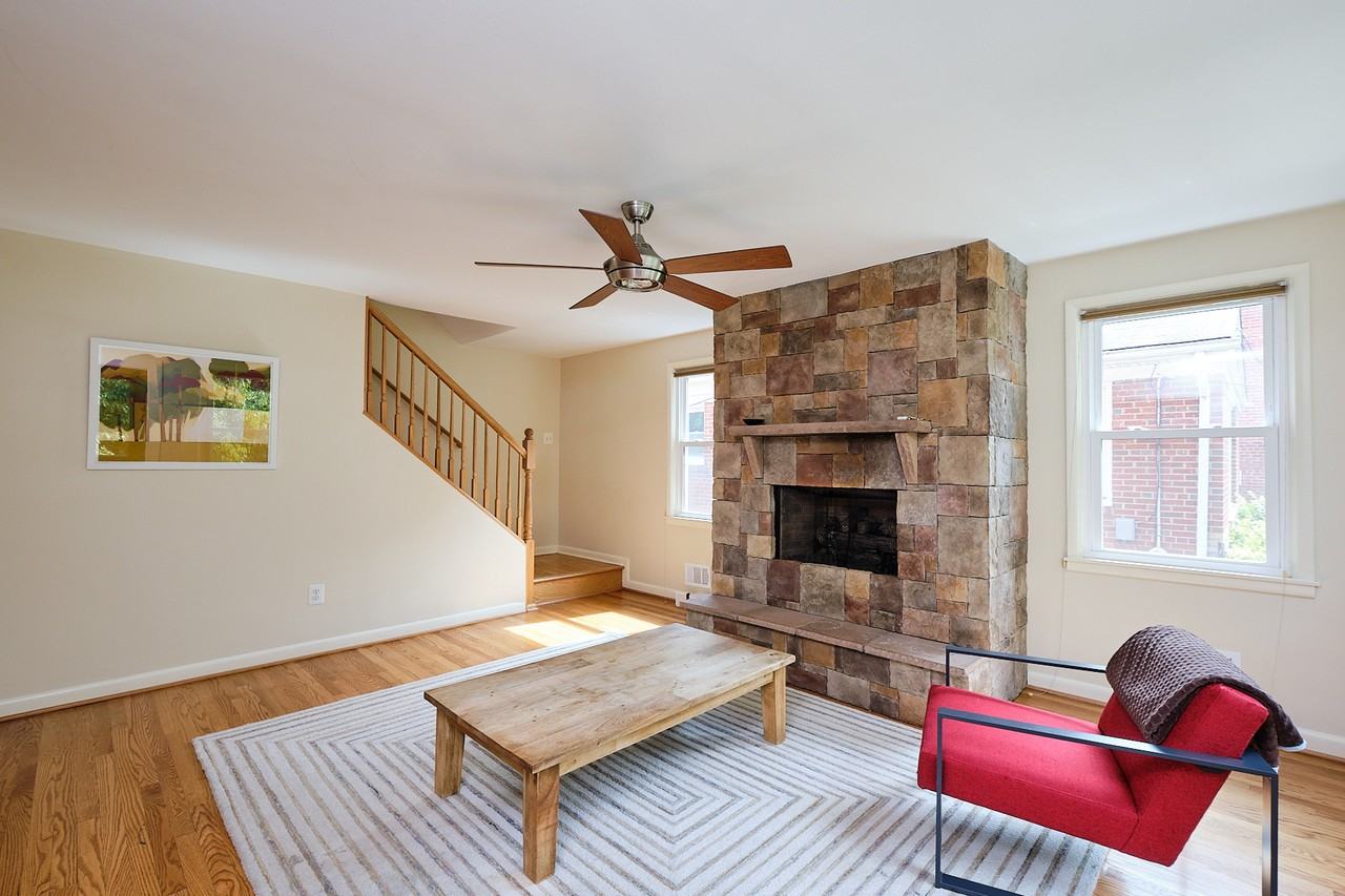 1318 Perry St Ne - Photo 2 of 50