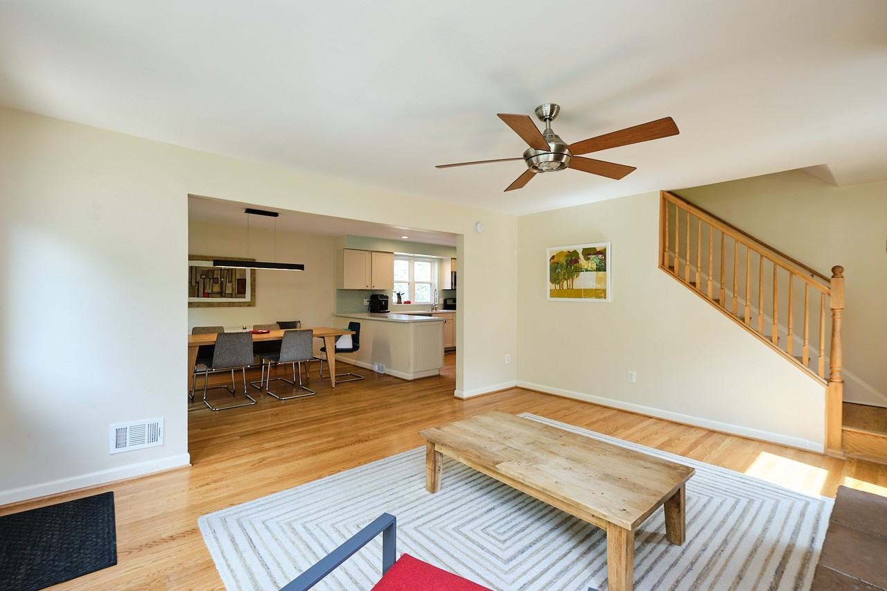 1318 Perry St Ne - Photo 4 of 50