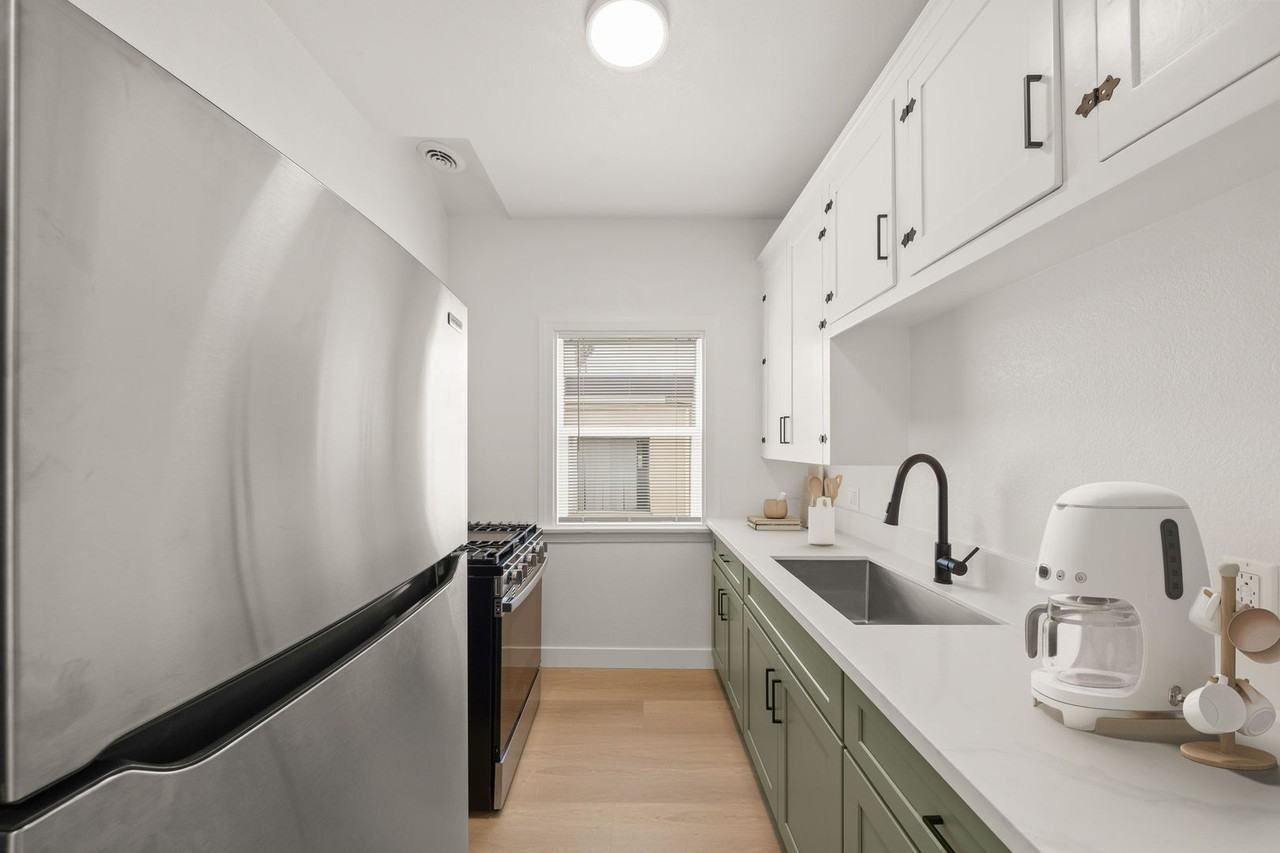 4251 E 4th Street - Photo 6 of 13