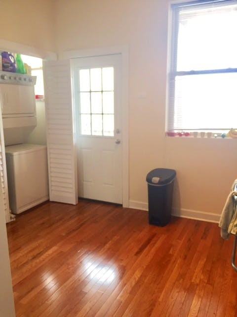 910 W Waveland Ave #1 - Photo 2 of 8