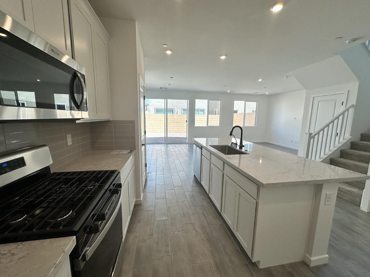 878 Benning St - Photo 3 of 24