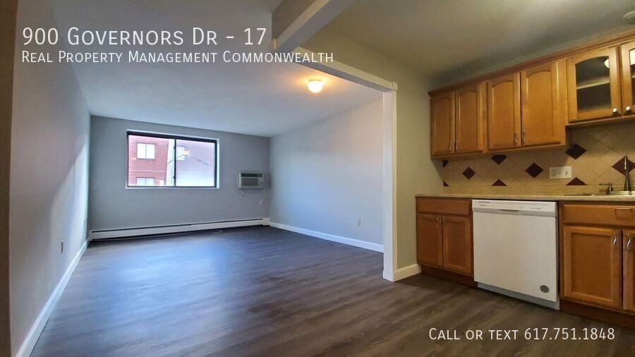 900 Governors Dr #17 - Photo 2 of 12
