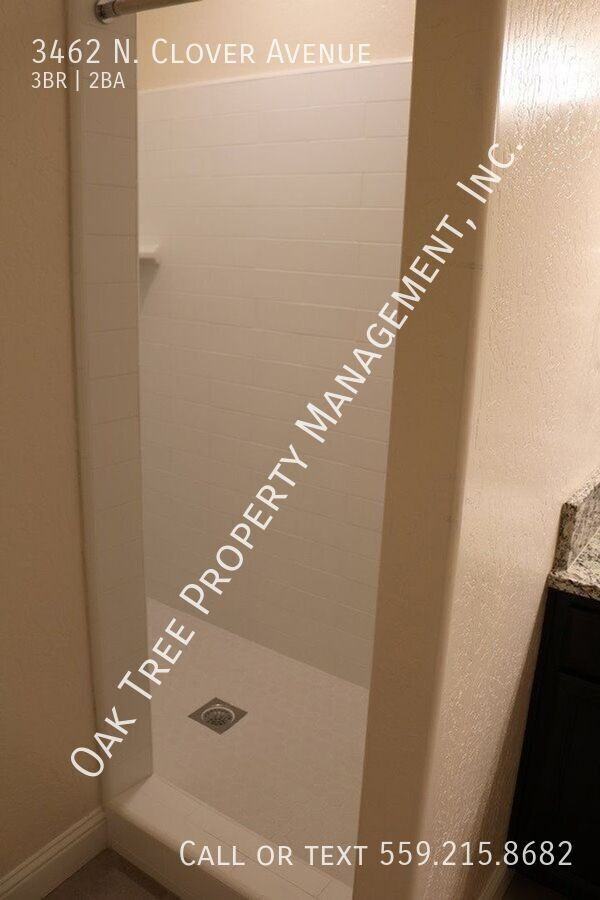 3462 N Clover Ave - Photo 6 of 10