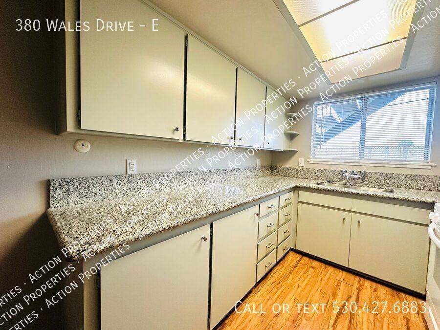 380 Wales Dr #E - Photo 4 of 16
